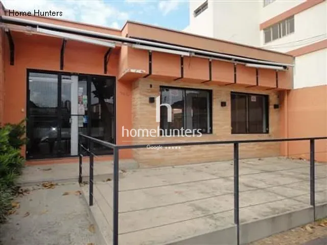 Casa com 450m² 4 quartos e 3 banheiros, à venda ou para alugar, no bairro Cambuí em Campinas