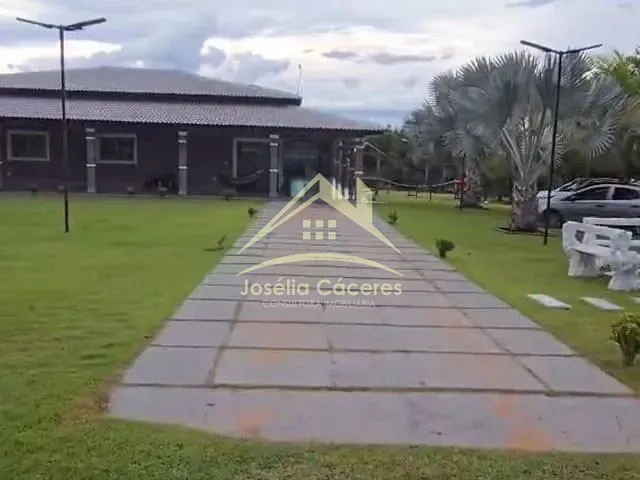 Casa com 2500m² 3 quartos e 3 banheiros, à venda, no bairro ÁGUA FRIA em Chapada dos Guimarães