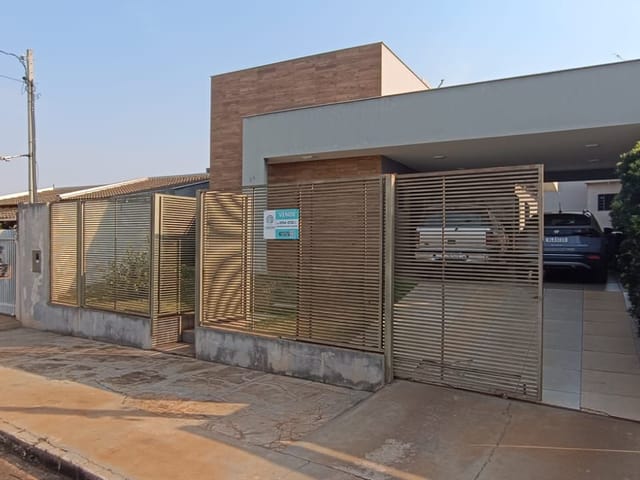 Casa com 422m² 3 quartos e 2 banheiros, à venda, no bairro Jardim Morada do Sol em Cambé