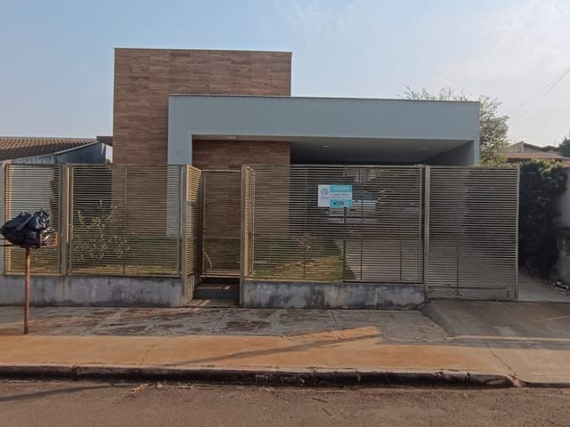 Casa com 422m² 3 quartos e 2 banheiros, à venda, no bairro Jardim Morada do Sol em Cambé