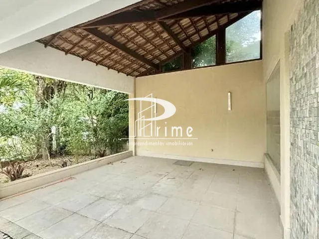 Casa com 663m² 3 quartos e 4 banheiros, à venda, no bairro Piratininga em Niterói