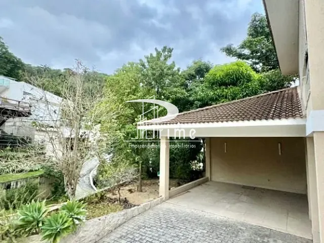 Casa com 663m² 3 quartos e 4 banheiros, à venda, no bairro Piratininga em Niterói