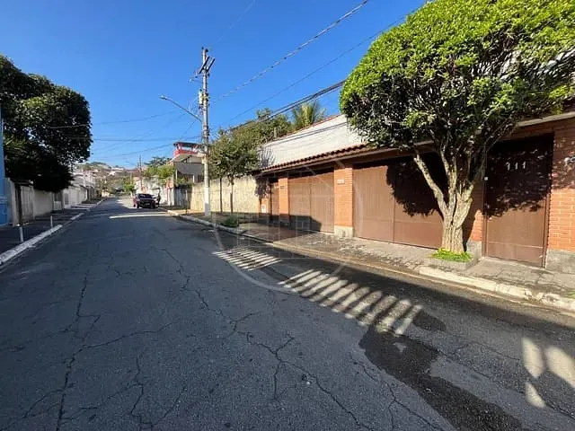 Casa com 250m² 4 quartos e 2 banheiros, à venda, no bairro Jardim Edith em São Paulo