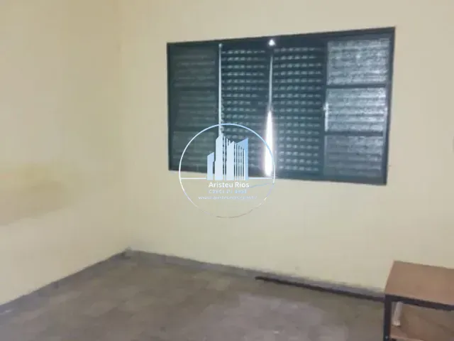 Casa com 180m² 2 quartos e 2 banheiros, à venda, no bairro Aristeu Costa Rios em Pouso Alegre