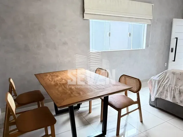 Casa com 182m² 3 quartos e 2 banheiros, à venda ou para alugar, no bairro Vila Nove de Julho em Bauru