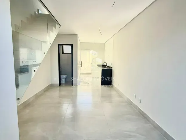 Casa 2 quartos e 3 banheiros, à venda, no bairro Planalto em Belo Horizonte
