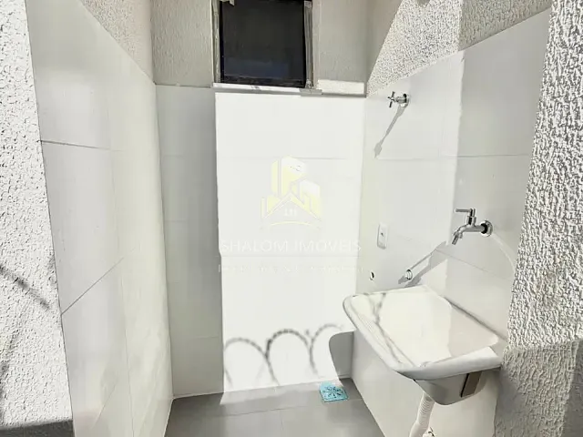 Casa 2 quartos e 3 banheiros, à venda, no bairro Planalto em Belo Horizonte