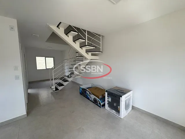 Casa 3 quartos e 3 banheiros, à venda, no bairro Jardim Santa Rosa em Nova Odessa