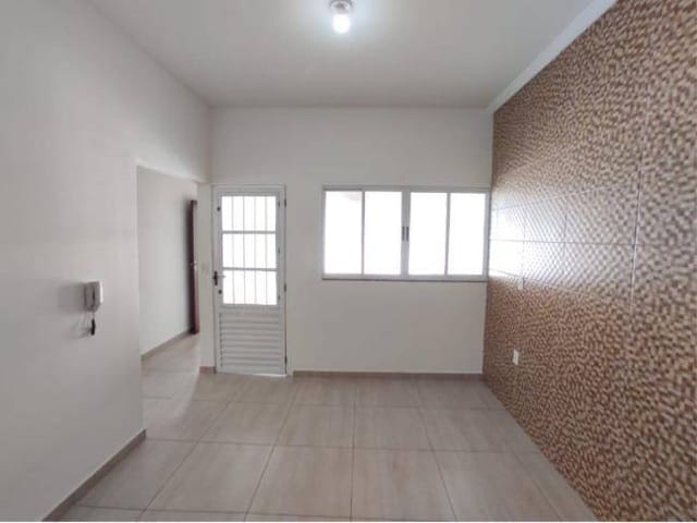 Casa 2 quartos e 1 banheiro, à venda, no bairro Mantiqueira em Extrema
