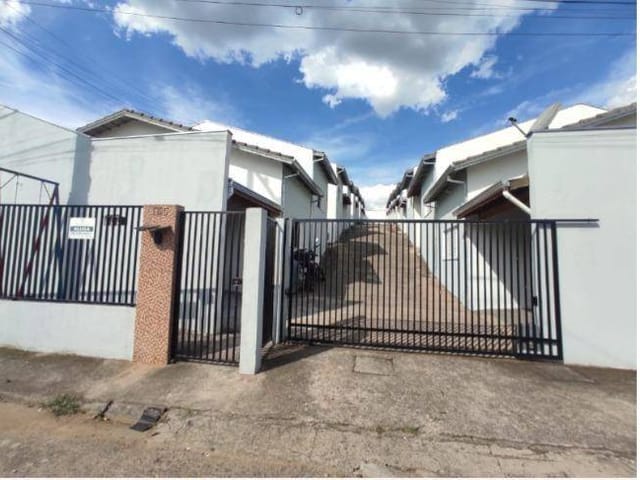 Casa 2 quartos e 1 banheiro, à venda, no bairro Mantiqueira em Extrema