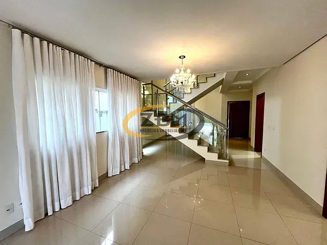 Casa com 360m² 3 quartos e 3 banheiros, para alugar, no bairro Gleba Fazenda Palhano em Londrina