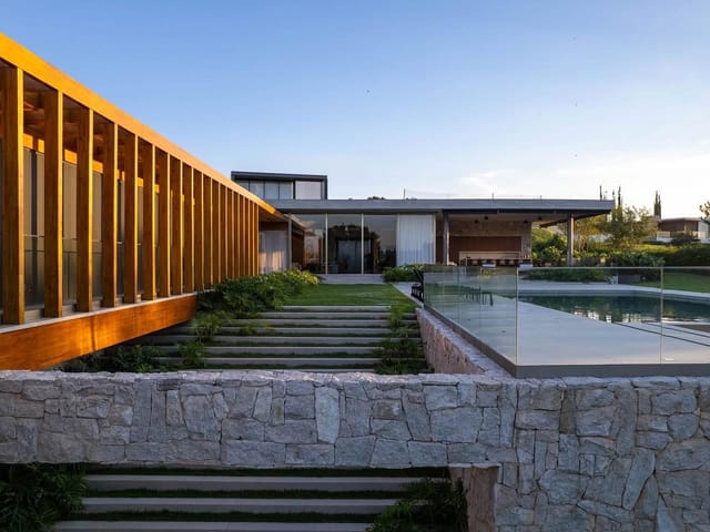 Casa com 3020m² 6 quartos e 8 banheiros, à venda, no bairro Condomínio Quinta da Baroneza II em Bragança Paulista