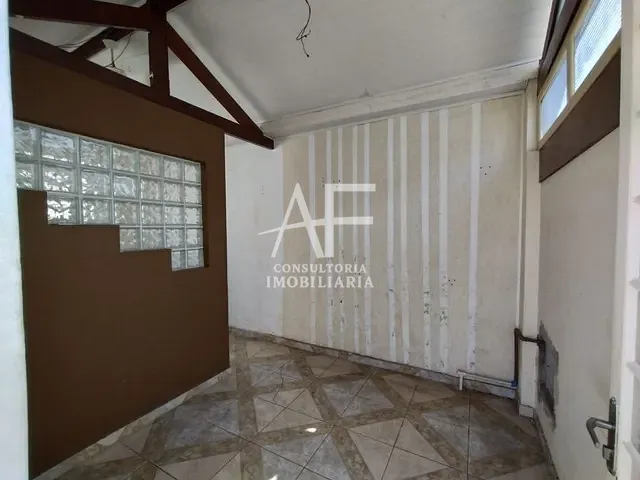 Casa com 341m² 5 quartos e 2 banheiros, à venda, no bairro Parque Residencial Bom Conselho em Taubaté