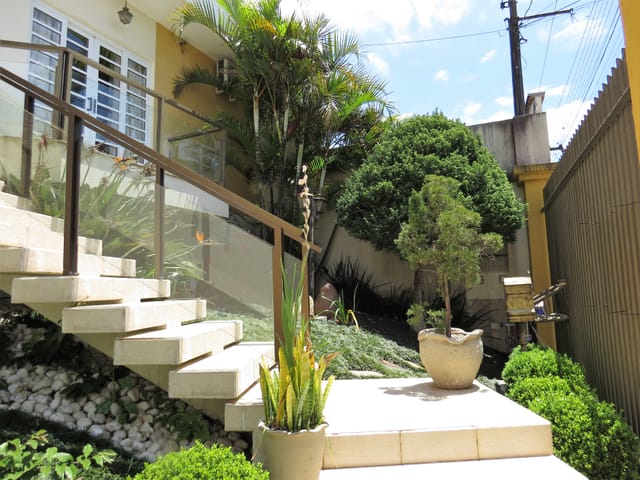 Casa com 520m² 3 quartos e 4 banheiros, à venda, no bairro Centro em Ponta Grossa