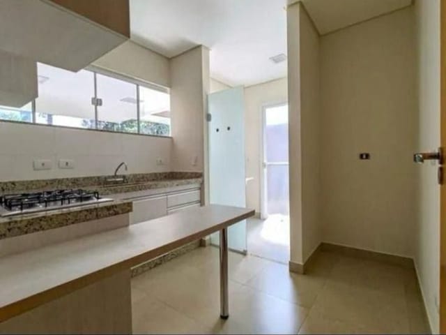 Casa 3 quartos e 3 banheiros, à venda, no bairro Royal Maison em Londrina