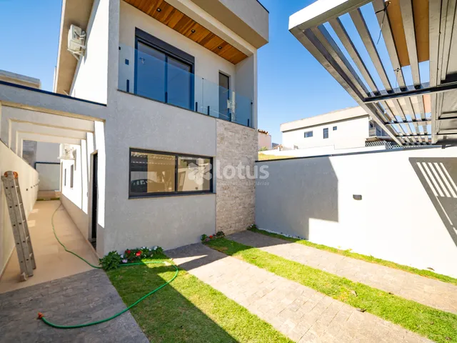 Casa 3 quartos e 3 banheiros, à venda, no bairro Villas do Jaguari em Santana de Parnaíba