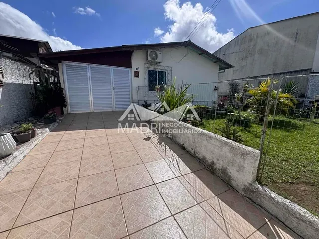 Casa com 80m² 2 quartos e 1 banheiro, à venda, no bairro Caminho Novo em Palhoça