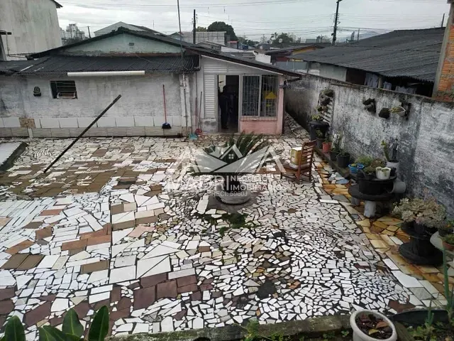 Casa com 80m² 2 quartos e 1 banheiro, à venda, no bairro Caminho Novo em Palhoça