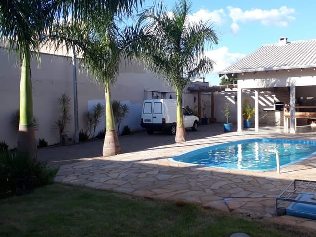 Casa com 300m², à venda, no bairro Jardim Boa Vista em Cambé