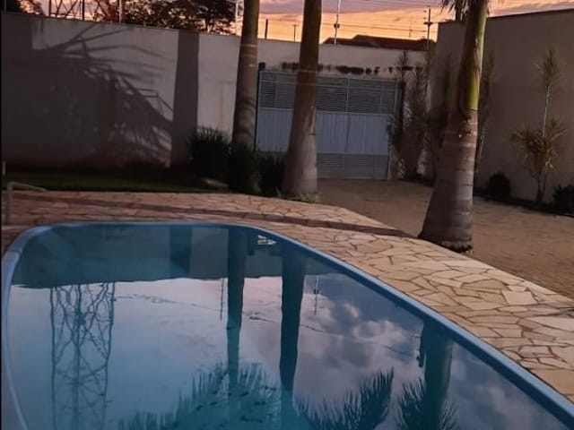 Casa com 300m², à venda, no bairro Jardim Boa Vista em Cambé