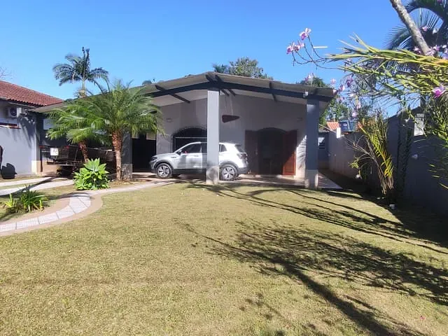 Casa com 520m² 4 quartos e 3 banheiros, à venda, no bairro Boracéia em São Sebastião