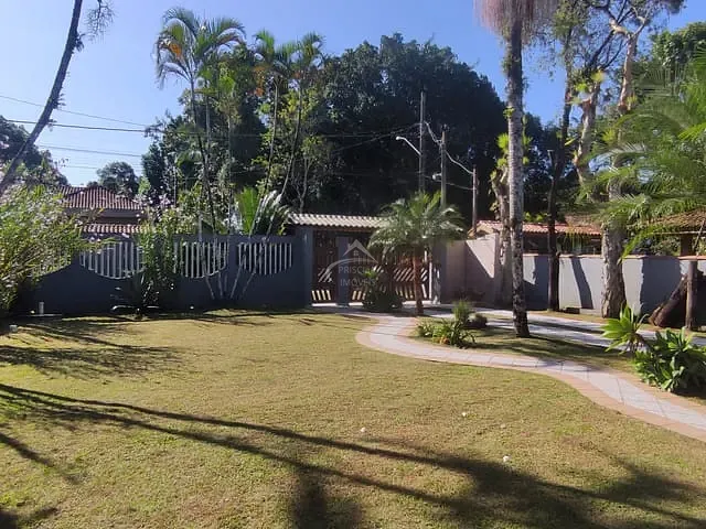 Casa com 520m² 4 quartos e 3 banheiros, à venda, no bairro Boracéia em São Sebastião