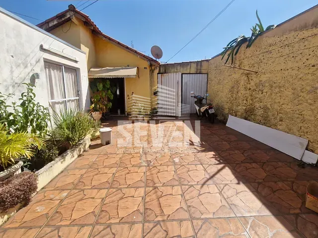 Casa 3 quartos e 1 banheiro, à venda, no bairro Núcleo Habitacional Mary Dota em Bauru