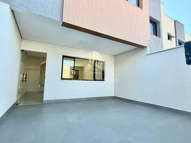 Casa 3 quartos e 2 banheiros, à venda, no bairro Planalto em Belo Horizonte