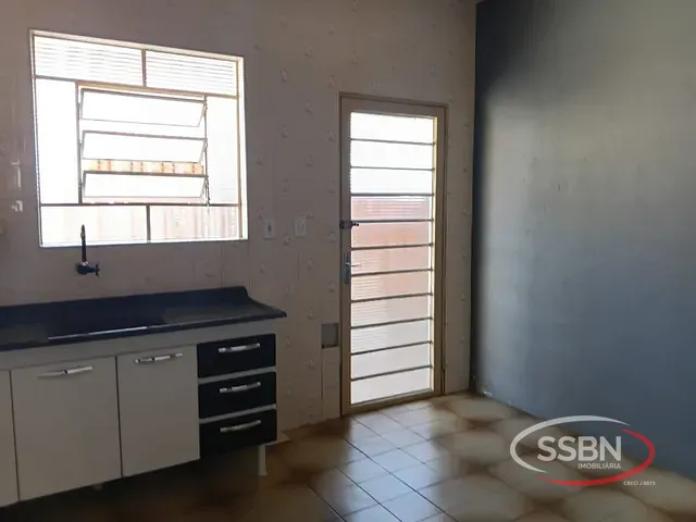 Casa com 50m² 2 quartos e 1 banheiro, para alugar, no bairro Jardim São Jorge em Nova Odessa