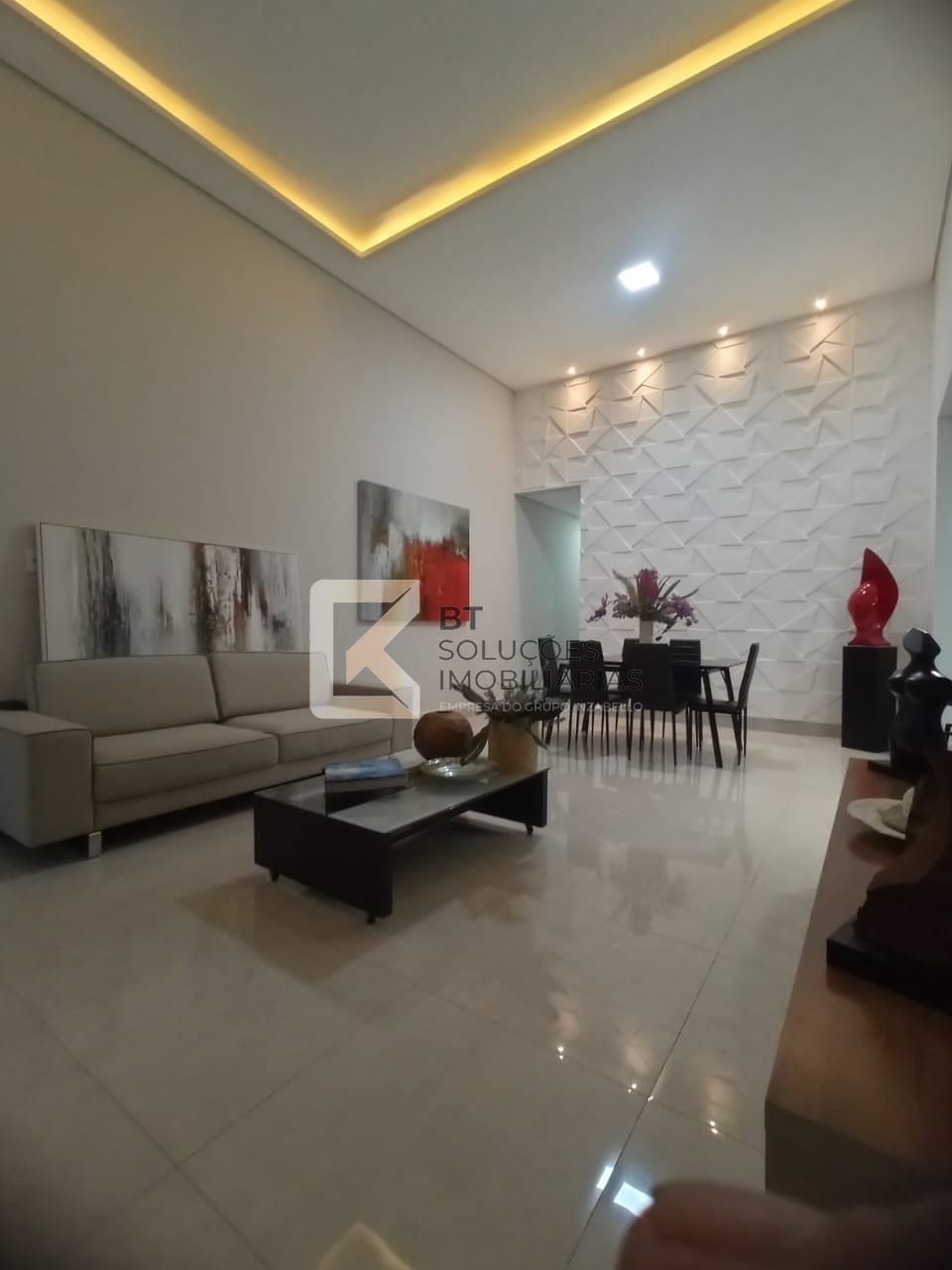 Casa, 3 quartos, 137 m² - Foto 1