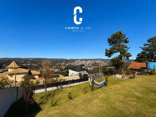 Casa com 1100m² 3 quartos e 3 banheiros, à venda, no bairro Atalaia em Campos do Jordão