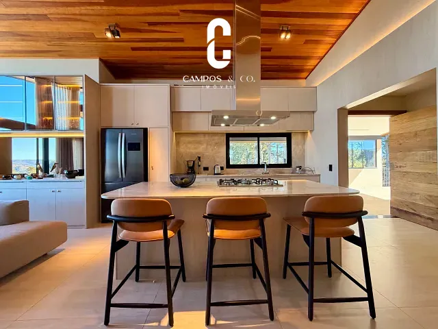 Casa com 1100m² 3 quartos e 3 banheiros, à venda, no bairro Atalaia em Campos do Jordão