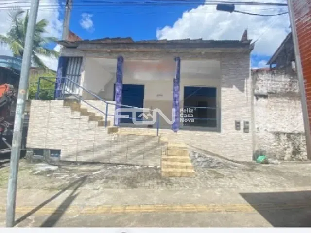 Casa à venda ou para alugar, no bairro Alto da Cruz em Camaçari