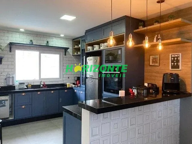 Casa com 451m² 4 quartos e 6 banheiros, à venda, no bairro Urbanova em São José dos Campos