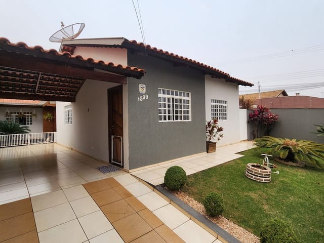 Casa com 252m² 2 quartos e 1 banheiro, à venda, no bairro Jardim Casa Grande em Cambé