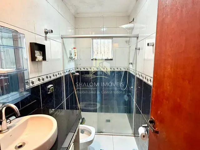 Casa com 360m² 3 quartos e 2 banheiros, à venda, no bairro Parque Xangri-Lá em Contagem