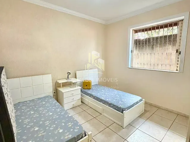 Casa com 360m² 3 quartos e 2 banheiros, à venda, no bairro Parque Xangri-Lá em Contagem