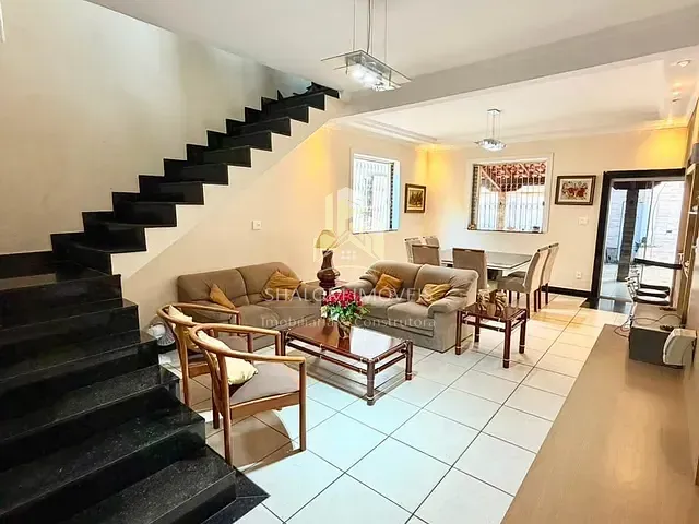 Casa com 360m² 3 quartos e 2 banheiros, à venda, no bairro Parque Xangri-Lá em Contagem