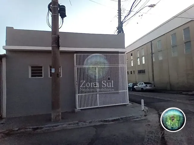 Casa 2 quartos e 2 banheiros, à venda, no bairro Vila Assis em Sorocaba