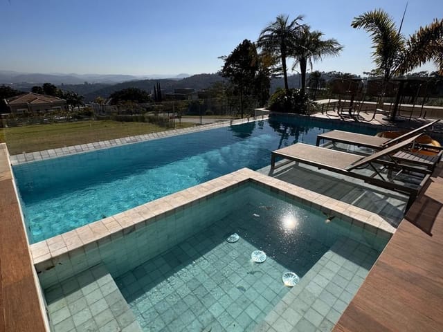 Casa com 556m² 4 quartos e 7 banheiros, à venda, no bairro Alphaville em Santana de Parnaíba