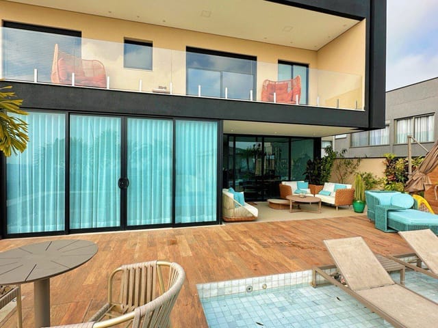 Casa com 556m² 4 quartos e 7 banheiros, à venda, no bairro Alphaville em Santana de Parnaíba