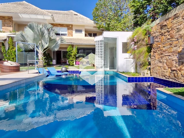Casa 4 quartos e 7 banheiros, à venda, no bairro Barra da Tijuca em Rio de Janeiro