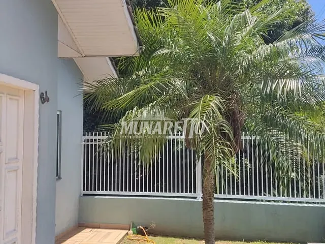 Casa com 300m² 3 quartos e 2 banheiros, à venda, no bairro Parque De Exposições em concordia