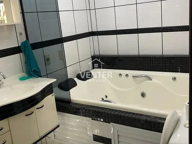 Casa com 200m² 3 quartos e 3 banheiros, à venda, no bairro Centro em Taubaté