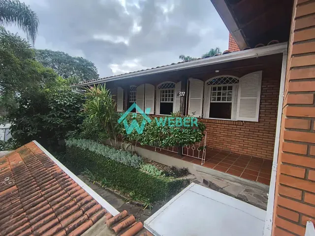 Casa 4 quartos e 3 banheiros, para alugar, no bairro Boa Vista em Novo Hamburgo