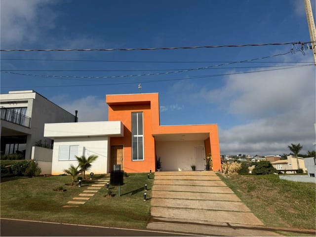 Casa com 420m² 3 quartos e 4 banheiros, à venda, no bairro Paranapanema em Paranapanema