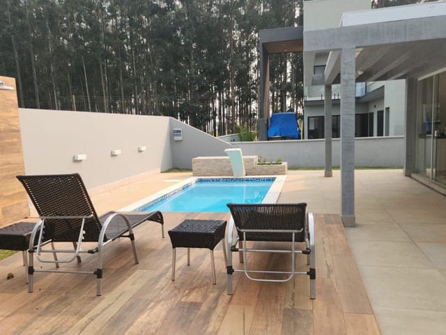 Casa com 441m² 3 quartos e 5 banheiros, à venda, no bairro Paranapanema em Paranapanema