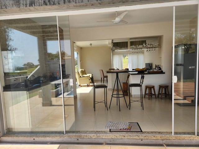 Casa com 441m² 3 quartos e 5 banheiros, à venda, no bairro Paranapanema em Paranapanema