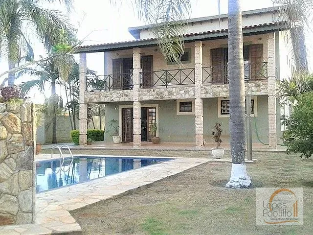 Casa com 1000m² 3 quartos e 2 banheiros, à venda ou para alugar, no bairro Country Residencial Félix em Bom Jesus dos Perdões