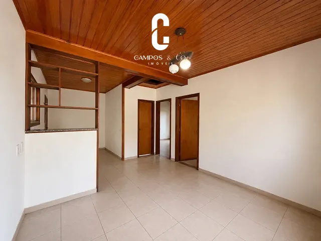 Casa com 1295m² 2 quartos e 3 banheiros, à venda, no bairro Recanto das Araucárias em Campos do Jordão
